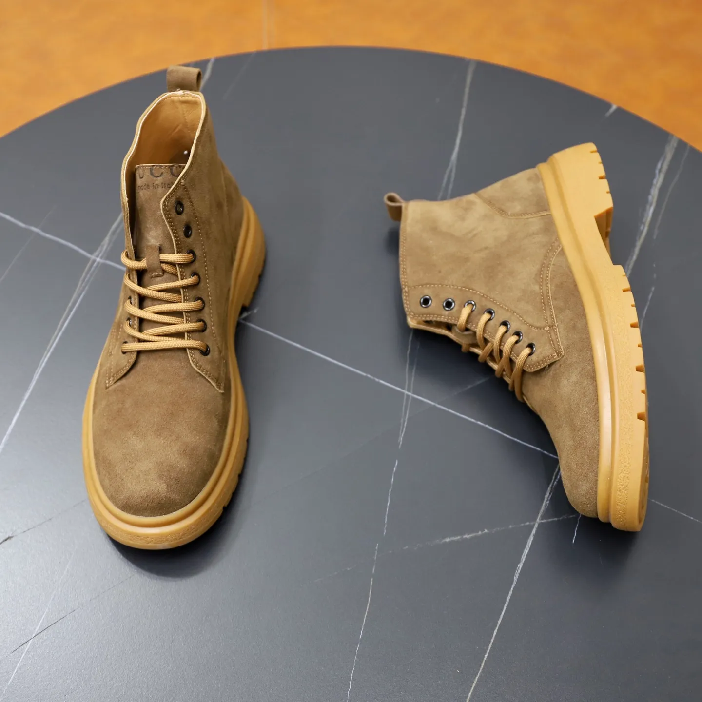 Men's shoes: 440💰Fleece lining, pigskin lining🙅‍♂️🙅‍♂️🙅‍♂️ Brand: GUCCI Standard code: 38–44 (45 can be customized) Grade: Same as the official website Material: Original cowhide fabric Comfortable pigskin + plush lining (optional) Lightweight and wear-resistant outsole Style category: Men's fashion casual shoes and boots Running Sports shoes, distinguished luxury brand elements, top luxury, color: actual picture color